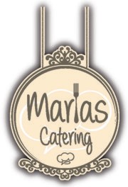Das Logo von Marias Catering ist beige, rund und verspielt. Durch die Gabel, die das "i" ersetzt entsteht die Verbindung zur Kulinarik.