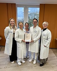 Das Diabetesteam des Cellitinnen-Krankenhauses Maria-Hilf im Bergheim, bestehend aus zwei Diabetesberaterinnen, zwei Diabetologen und einer Wundtherapeutin, freut sich über die Rezertifizierung zum Diabeteszentrum durch die DDG.