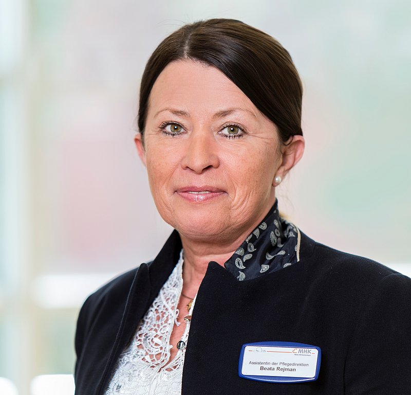 Porträtfoto von Frau Rejman, stellvertretende Pflegedirektorin am MHK Bergheim