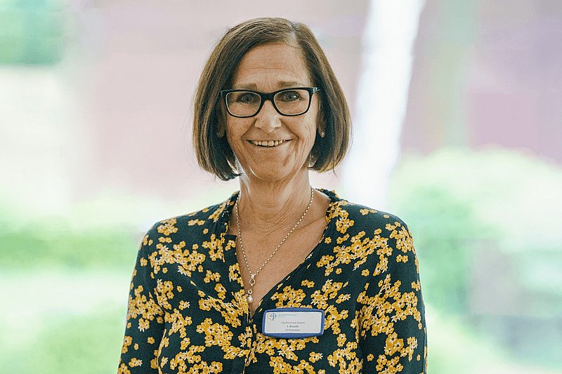 Porträtfoto von Frau Knuth, Sekretärin am MHK Bergheim